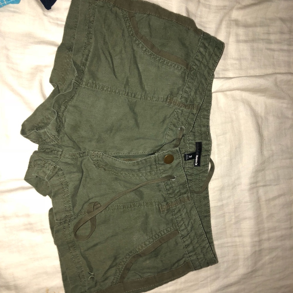 BOOTY HUGGING SHORTS